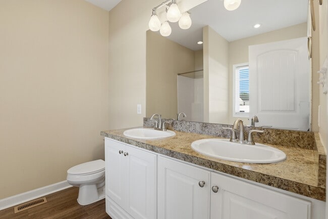 Building Photo - 100 Amandas Way