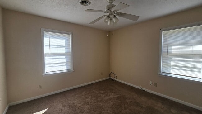 Building Photo - 6615 Keeler Dr