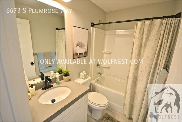 Building Photo - No Deposit Option! Ravishing 3 Bedroom Tay...