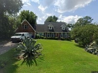 Building Photo - Beautiful 3-Bedroom 2 Bath With a Bonus room