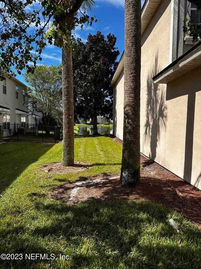 Building Photo - 559 Southbranch Dr