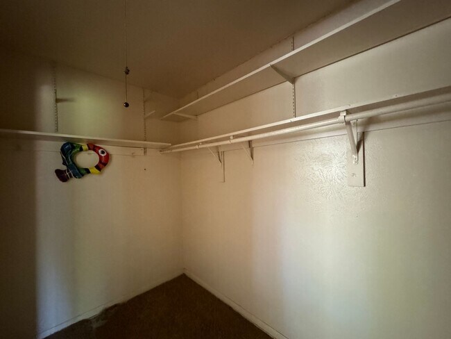 Building Photo - 1526 Leader Dr