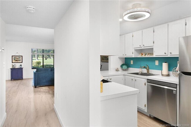 Building Photo - 5111 SE Miles Grant Rd