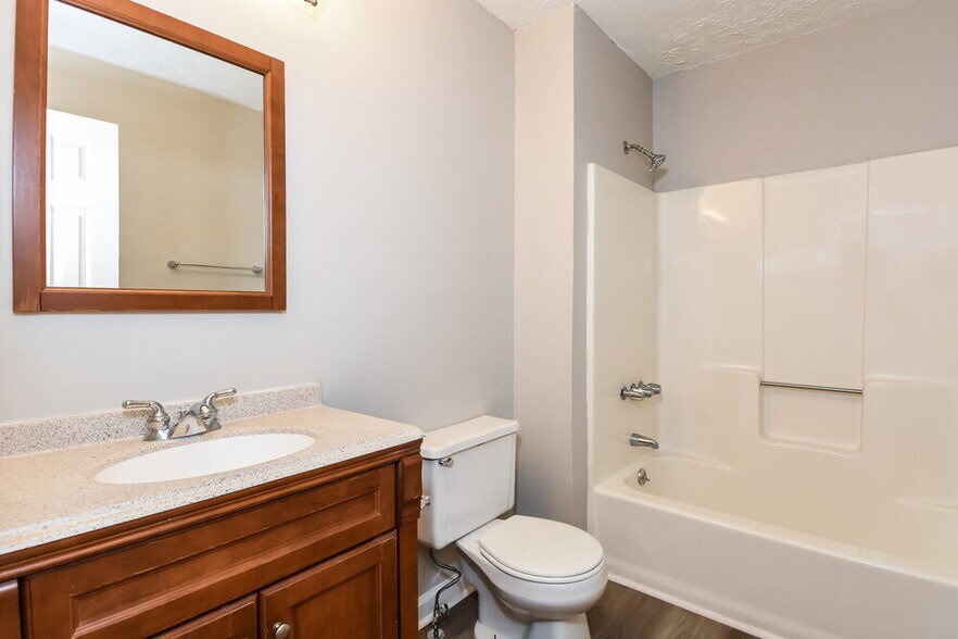 Building Photo - 6390 Queens Rd