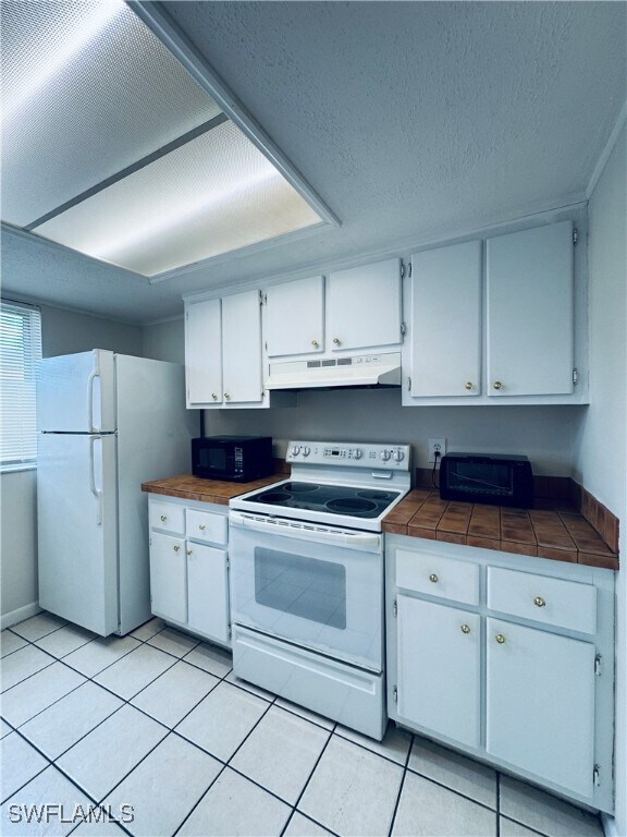 Building Photo - 12670 Kenwood Ln