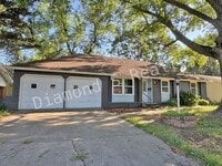 Building Photo - Charming 3 bedroom home located in the hea...
