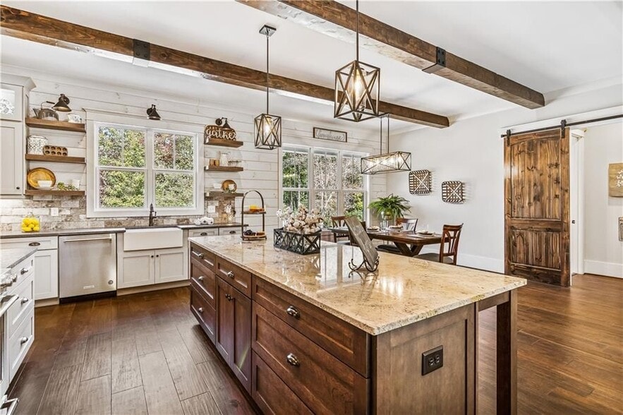 Building Photo - 6 Whisper Pl