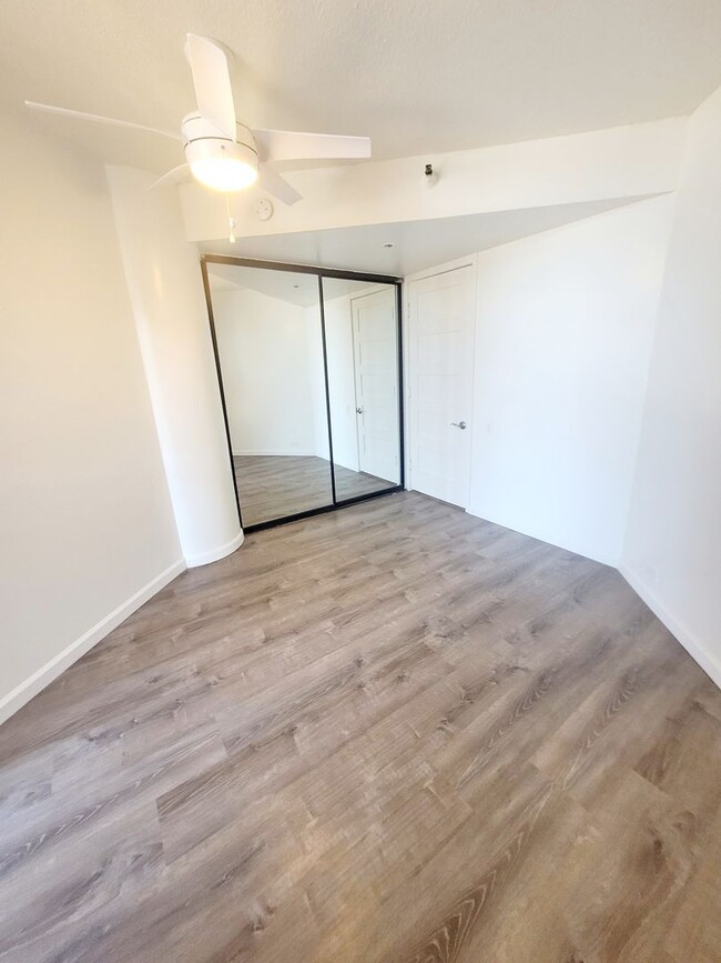 Building Photo - AVAILABLE NOW | 6 or 12 Month Lease Option...