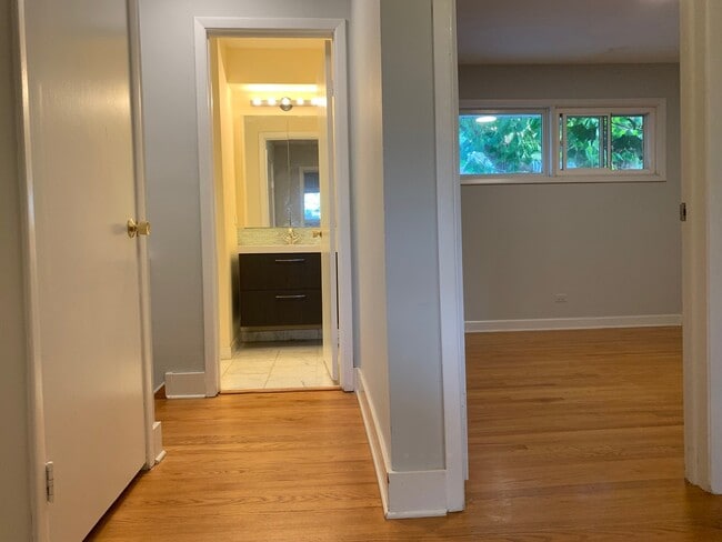 Building Photo - 811 Hibbard Rd