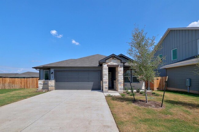 Building Photo - 105 Fossil Dr