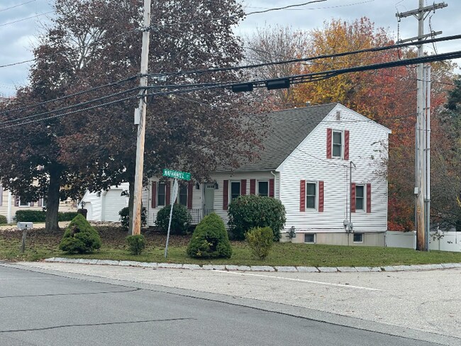 Building Photo - 431 Winnacunnet Rd