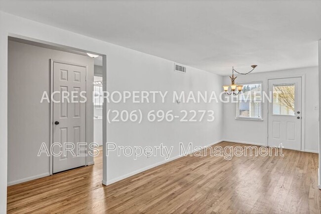 Building Photo - 15515 Stone Ave N