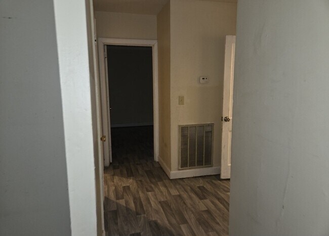 Building Photo - 3271 Millerfield Rd