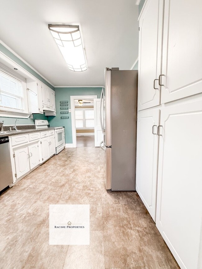 Building Photo - 48 E Main St