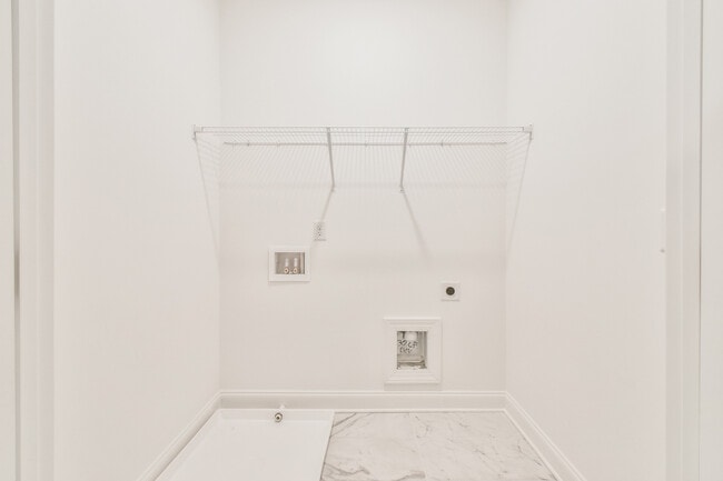 Building Photo - 6528 Beacon Dr