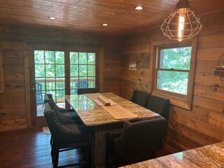 Building Photo - 105 N Arrowhead Dr