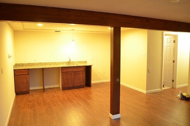Building Photo - Updated 2-Story home with Day light basement. Big lot w/ RV & Boat parking