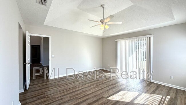 Building Photo - 1771 Pickwick Pl