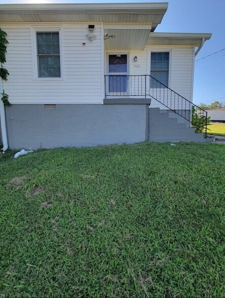 Building Photo - 5525 Eulala Dr