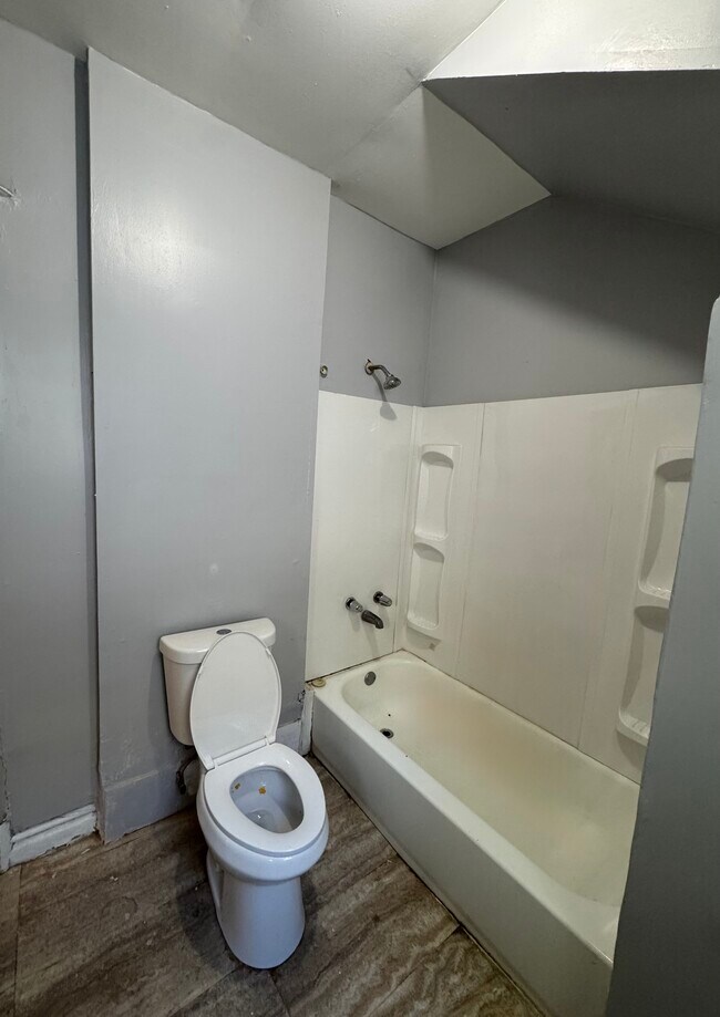 Building Photo - 10453 S Wabash Ave