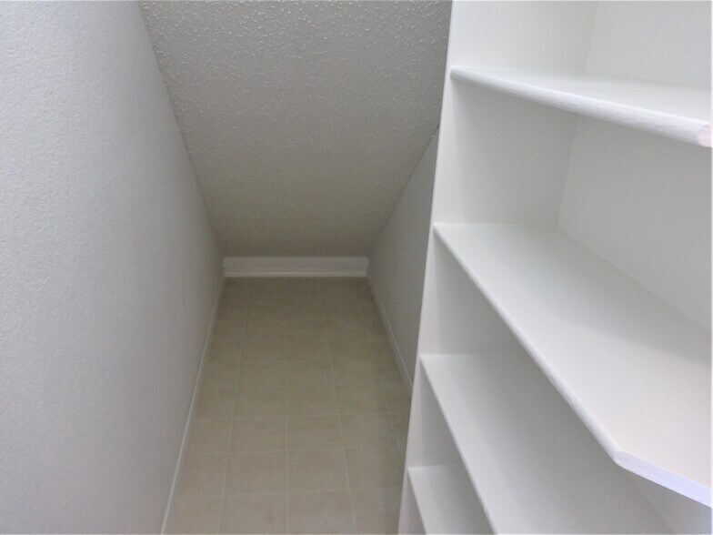 Building Photo - 1809 Mapleleaf Dr