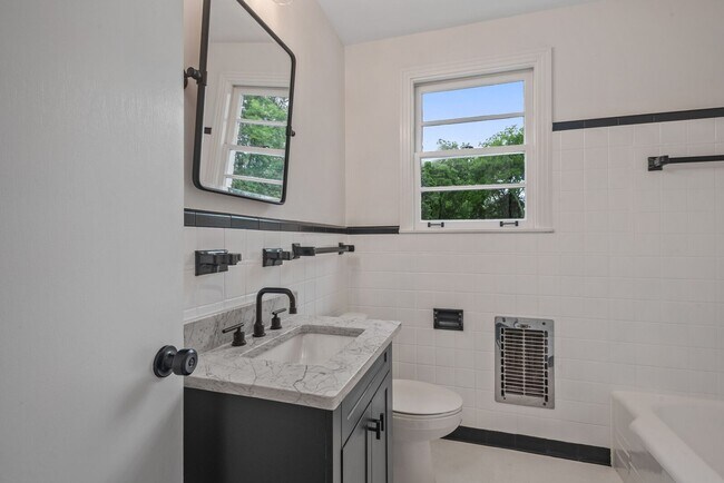 Building Photo - Beautifully Updated 4BR 2BA Home in Madison. Over 2,000 sq ft. $2,950 Rent.