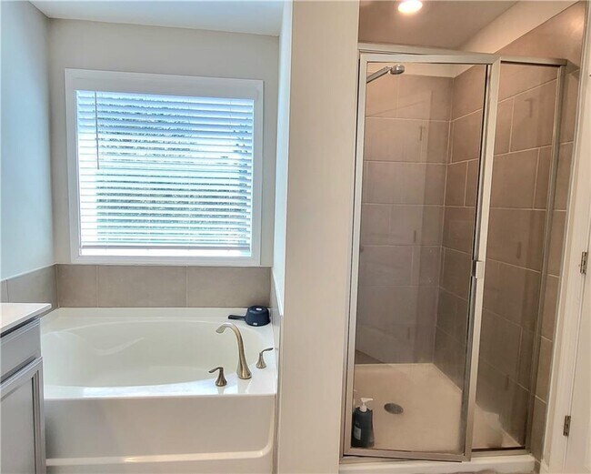 Building Photo - 871 Sunset Park Dr