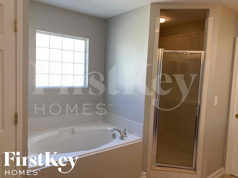 Building Photo - 2831 Harvest Moon Dr