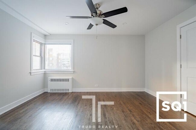 Building Photo - 2 bedroom in Chicago IL 60626