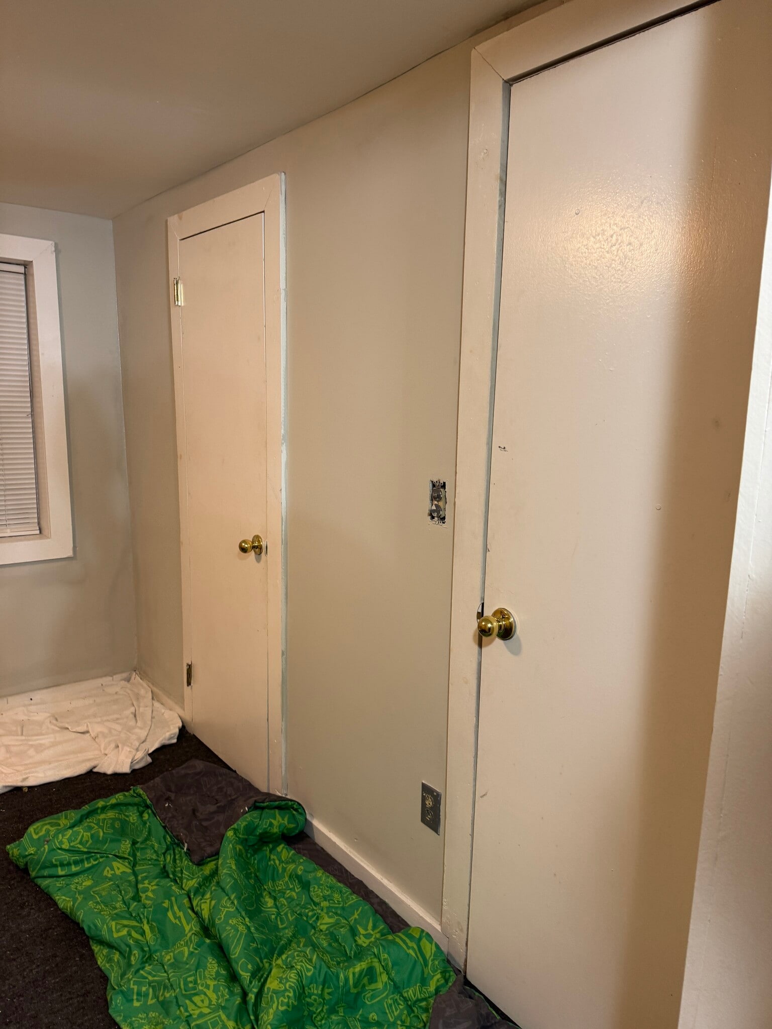 BEDROOM NEW PAINT - 25 Minerva St