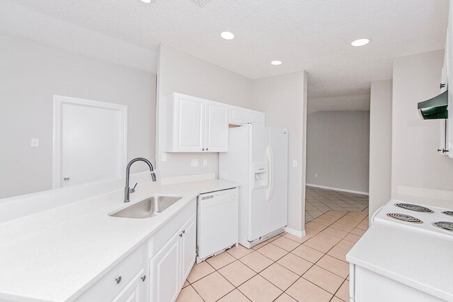Building Photo - 4 bedroom / 2bath Home for Rent Kissimmee....
