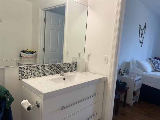 Building Photo - 3500 Coral Wy