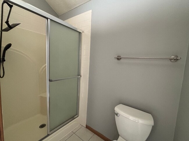 Building Photo - 3-Bed 2-Bath Fenced Yard Ranch Home