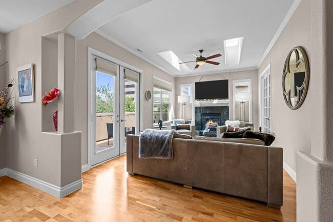 Building Photo - Gorgeous top-level condo in Cherry Creek!