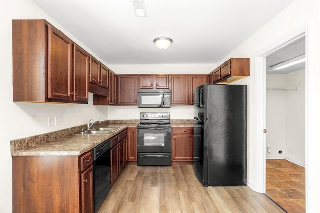 Building Photo - 1330 Benley St