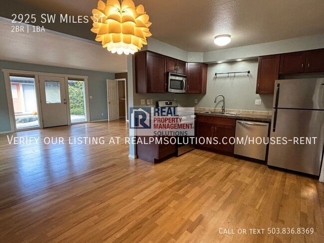 Building Photo - 2925 SW Miles St