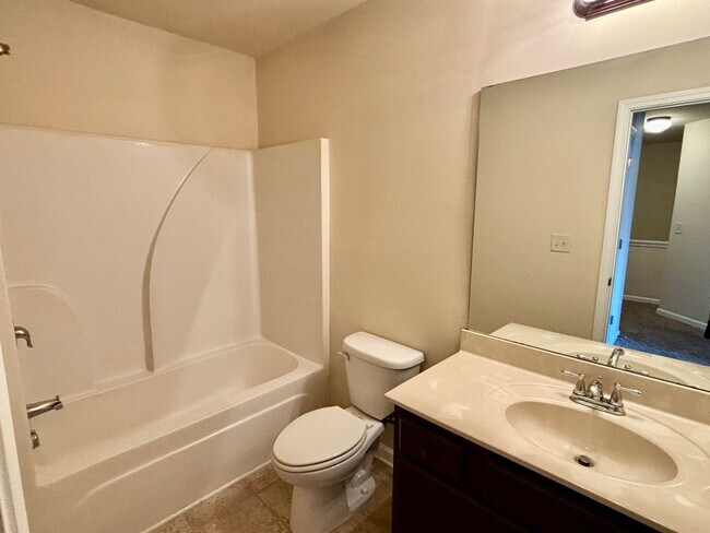 Building Photo - 2723 Morgan Glen Rd NE