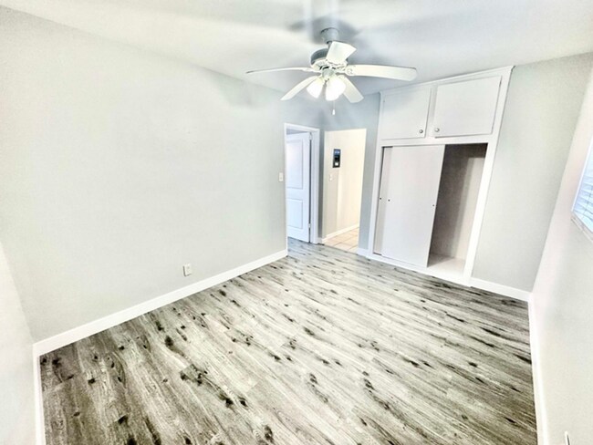 Building Photo - LB1117 (Rose) OWNER APPROVAL