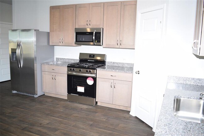 Building Photo - 11705 Murano Dr