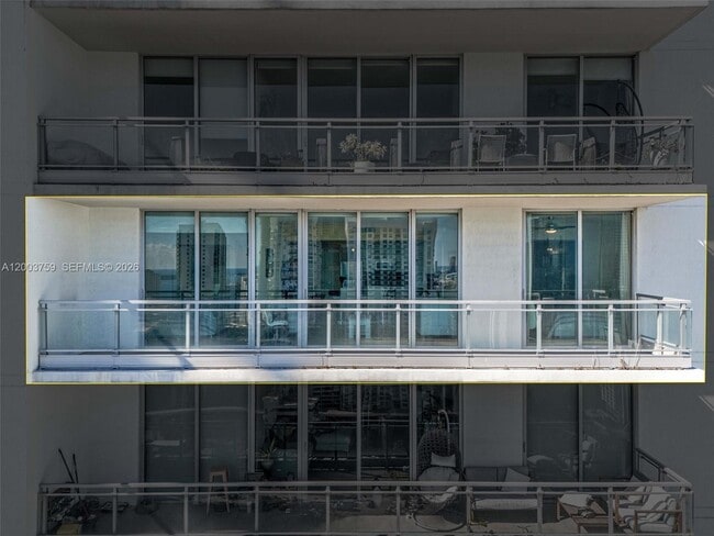 Building Photo - 92 SW 3rd St