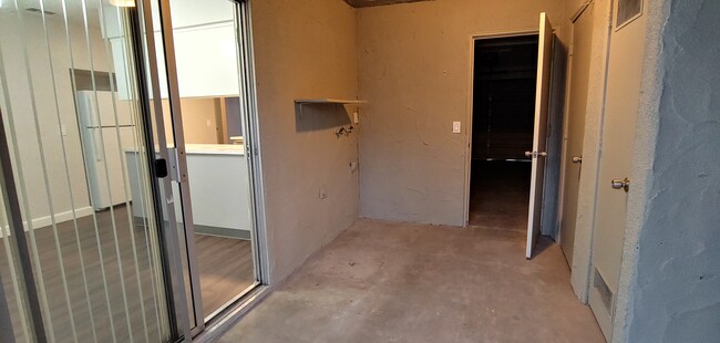 Building Photo - 391 Peach Ave