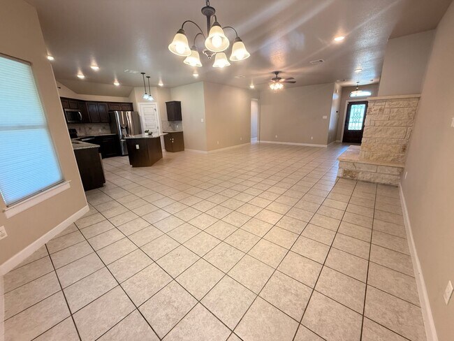 Building Photo - 4-Bedroom House for Rent in Copperas Cove