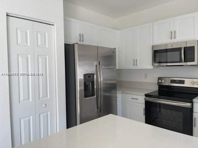 Building Photo - 3380 W 108th St