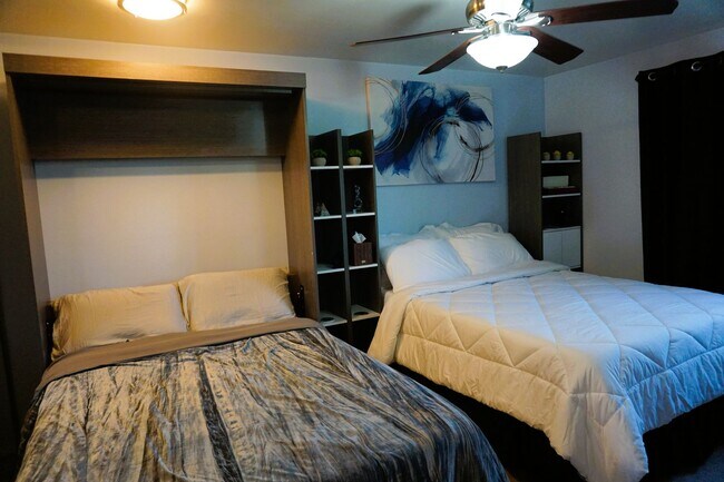 Building Photo - Furnished 2 bedroom Condo with view of Lake Union