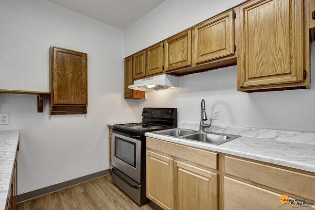 Building Photo - 906 W 29th Place