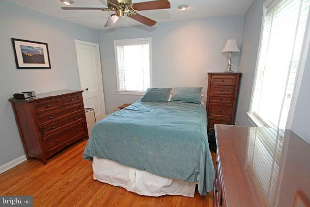 Building Photo - Classic Townhome with Hardwood Floors and Functional Layout