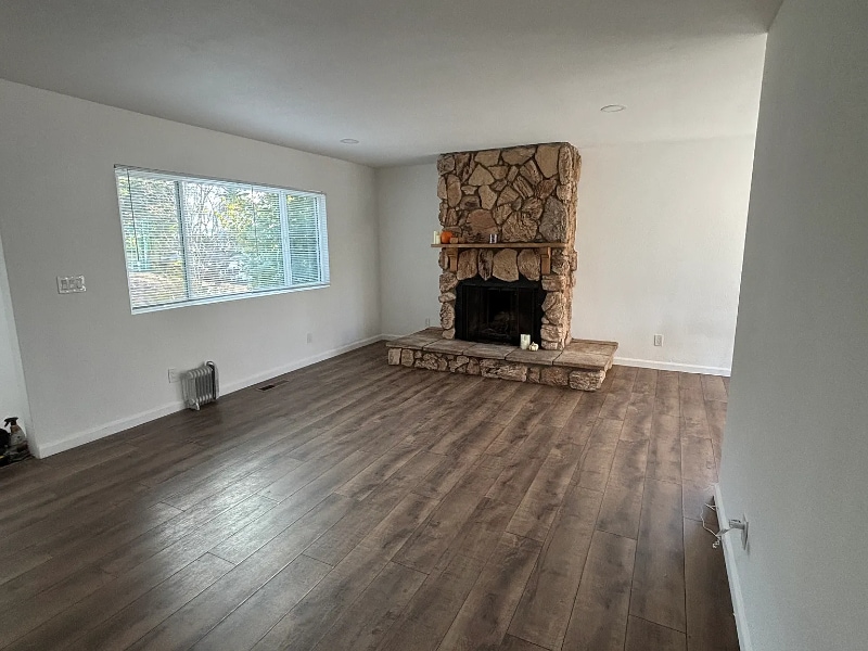 Building Photo - 118 W 8th Ave