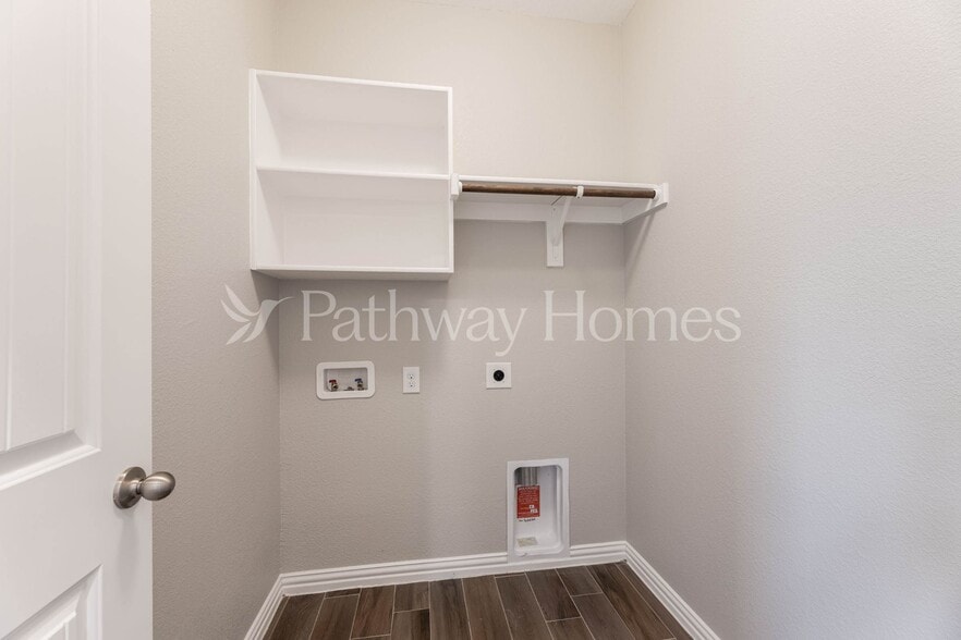 Building Photo - 1608 Adams Dr