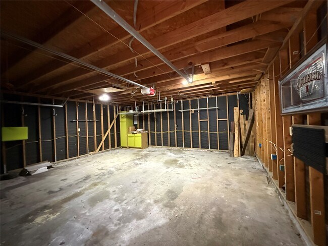 Building Photo - 1931 Pine River Dr