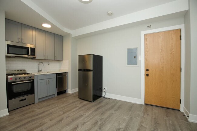 Building Photo - 508 W Belmont Ave